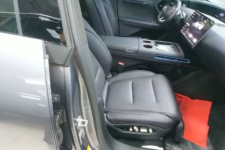 Used Avatr 07 2024 Max Extended-Range Edition Right Front Seat