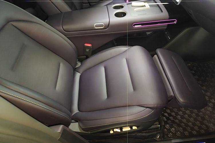 Used Avatr 07 2024 Max Extended-Range Edition Right Front Seat