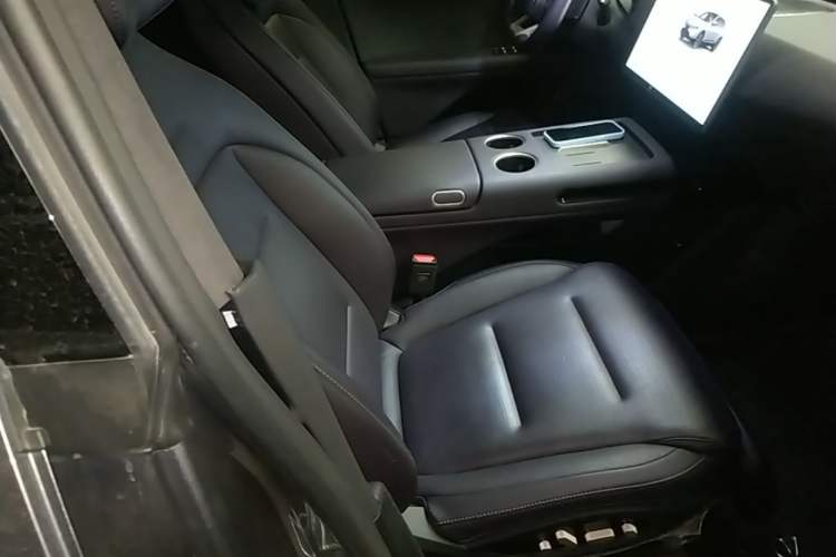 Used Avatr 07 2024 Max Extended-Range Edition Right Front Seat