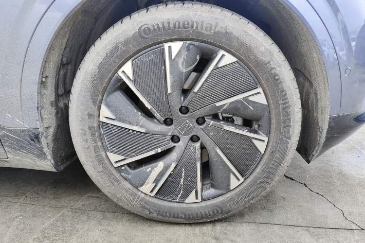 Used Avatr 07 2024 Max Extended-Range Edition Right Front Wheel Hub