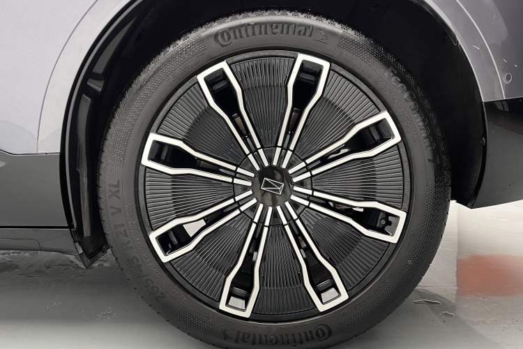 Used Avatr 07 2024 Max Extended-Range Edition Right Rear Wheel Hub