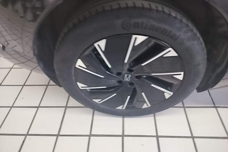 Used Avatr 07 2024 Pro+ Range-Extended Edition Right Rear Wheel Hub