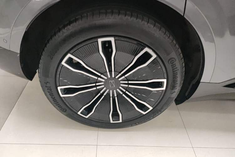 Used Avatr 07 2024 Max Extended-Range Edition Right Rear Wheel Hub