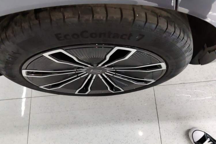 Used Avatr 07 2024 Max Extended-Range Edition Right Rear Wheel Hub