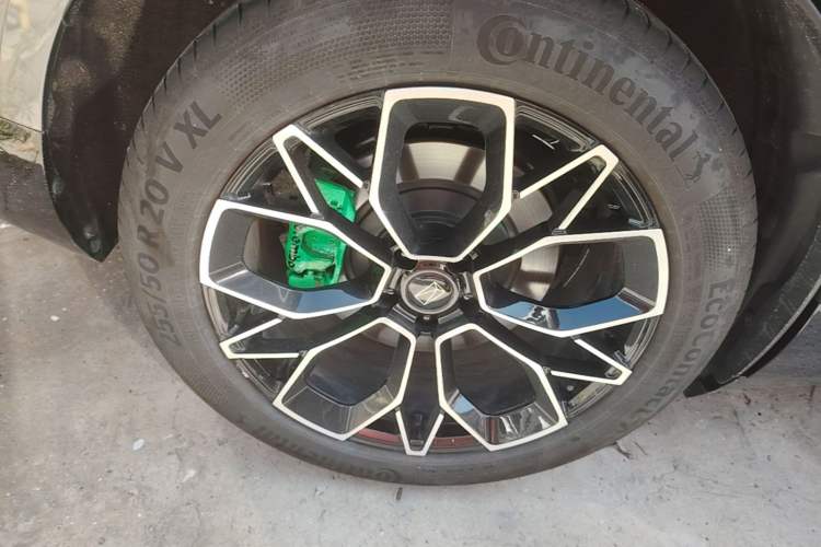Used Avatr 07 2024 Pro+ Range-Extended Edition Right Rear Wheel Hub