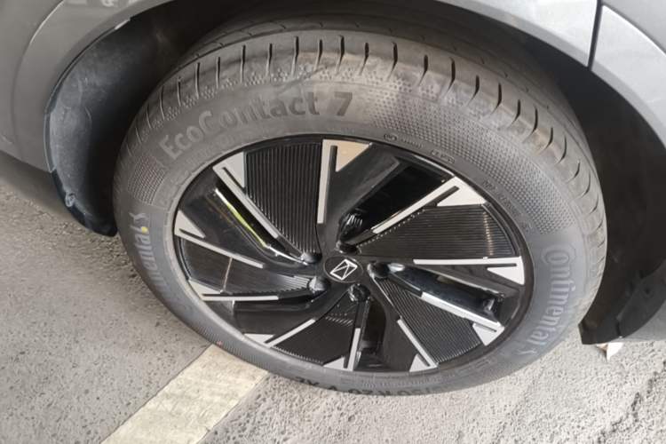 Used Avatr 07 2024 Max Extended-Range Edition Right Rear Wheel Hub
