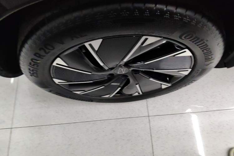 Used Avatr 07 2024 Pro+ All-Electric Version Right Rear Wheel Hub
