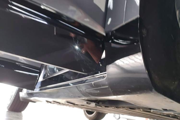 Used Avatr 07 2024 Max Extended-Range Edition Right Side Sill