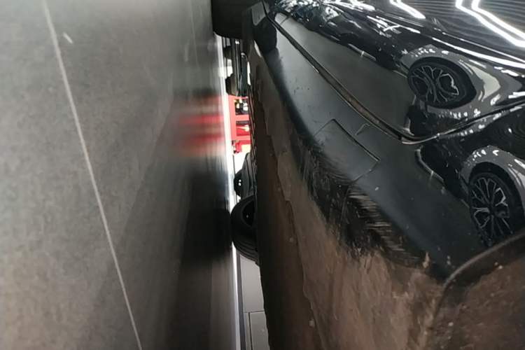 Used Avatr 07 2024 Max Extended-Range Edition Right Side Sill