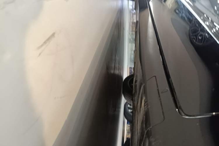 Used Avatr 07 2024 Max Extended-Range Edition Right Side Sill