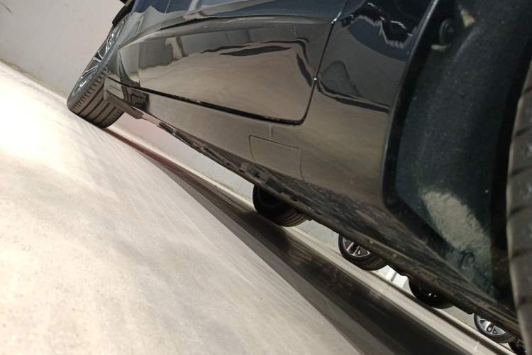 Used Avatr 07 2024 Max Extended-Range Edition Right Side Sill