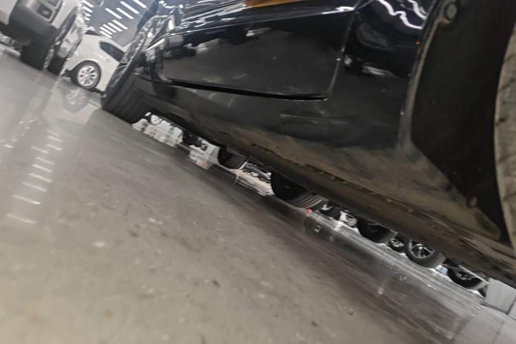 Used Avatr 07 2024 Max Extended-Range Edition Right Side Sill