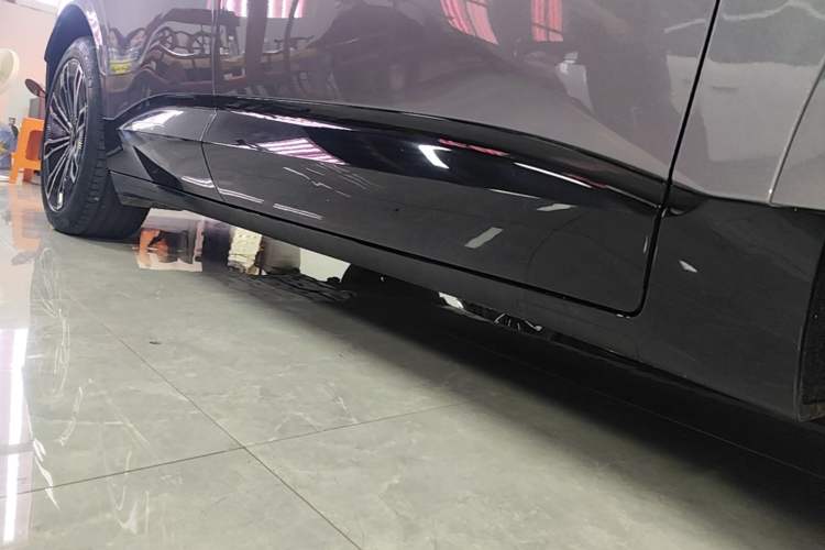 Used Avatr 07 2024 Max Pure Electric Edition Right Side Sill
