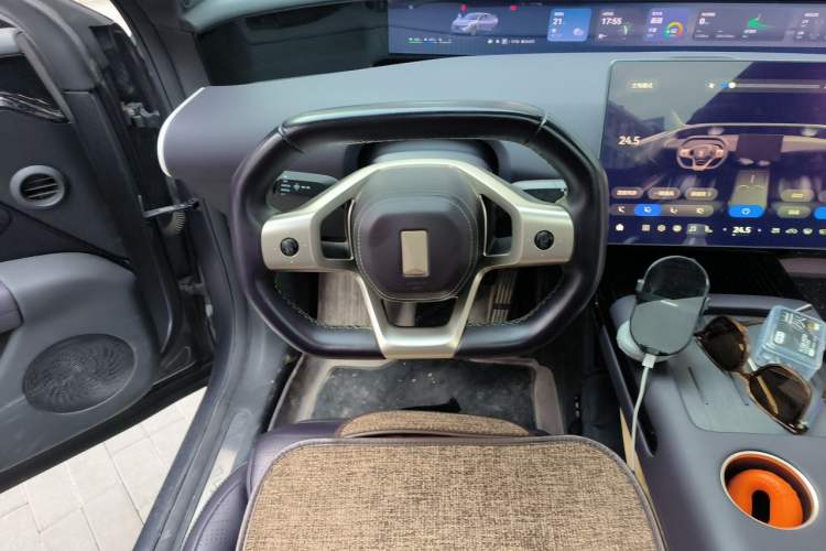 Used Avatr 07 2024 Max Extended-Range Edition Steering Wheel