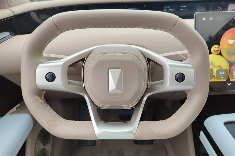 Used Avatr 07 2024 Max Extended-Range Edition Steering Wheel