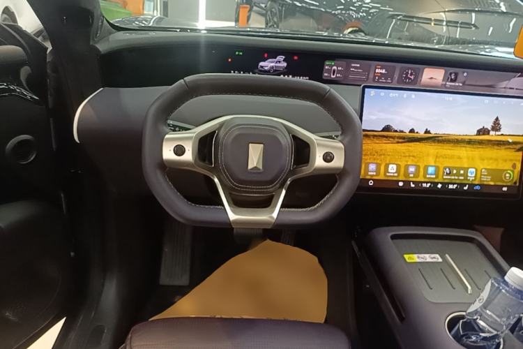 Used Avatr 07 2024 Max Extended-Range Edition Steering Wheel