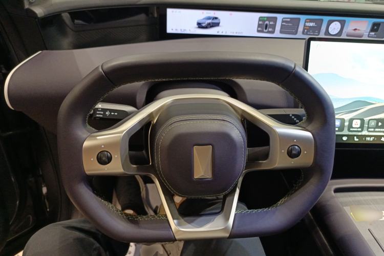 Used Avatr 07 2024 Max Extended-Range Edition Steering Wheel