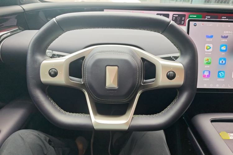 Used Avatr 07 2024 Ultra All-Electric Four-Wheel Drive Steering Wheel