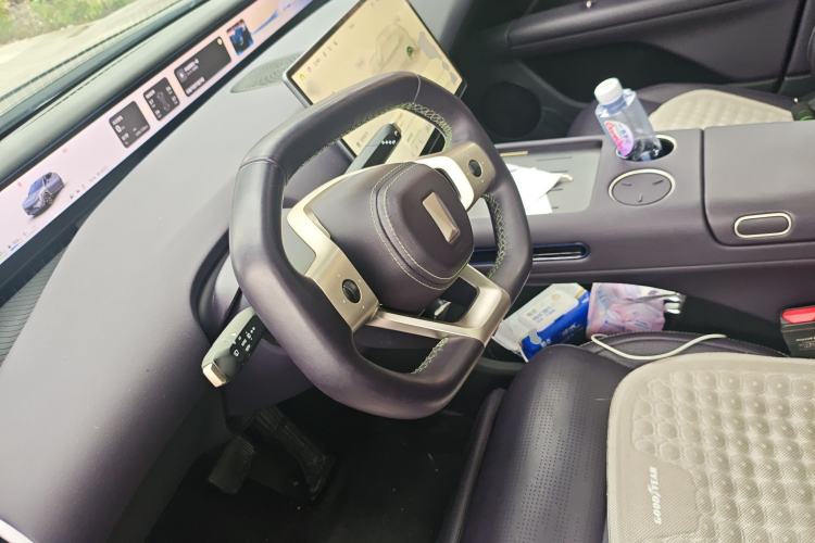 Used Avatr 07 2024 Max Extended-Range Edition Steering Wheel