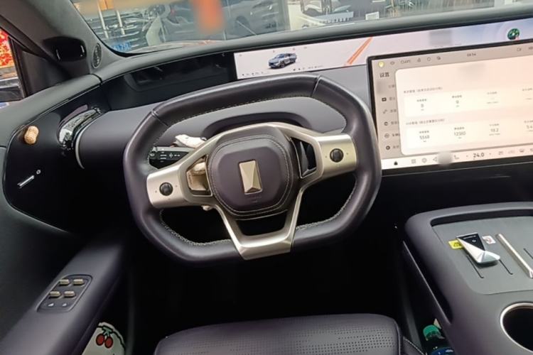 Used Avatr 07 2024 Max Extended-Range Edition Steering Wheel