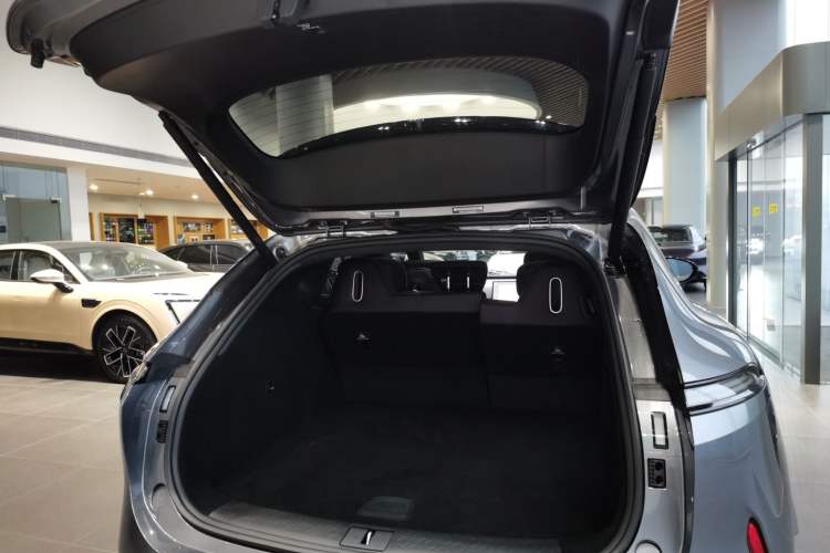 Used Avatr 07 2024 Max Extended-Range Edition Trunk