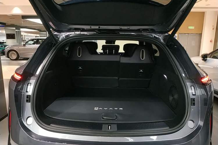 Used Avatr 07 2024 Max Extended-Range Edition Trunk