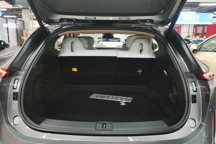 Used Avatr 07 2024 Max Pure Electric Edition Trunk