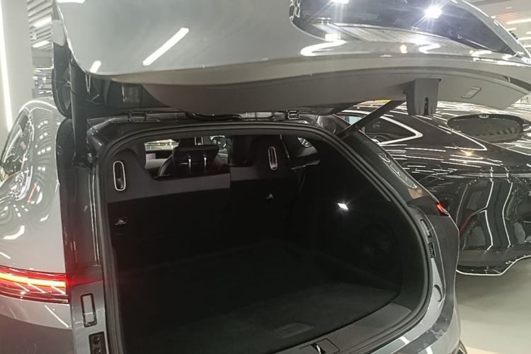 Used Avatr 07 2024 Max Extended-Range Edition Trunk