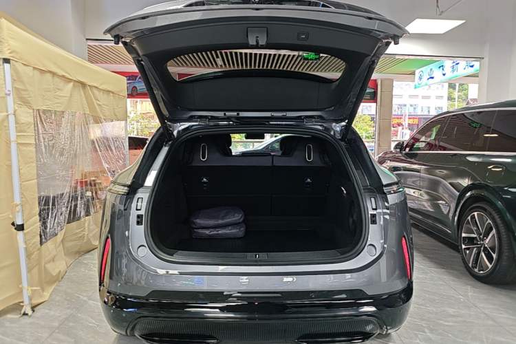 Used Avatr 07 2024 Pro+ All-Electric Version Trunk