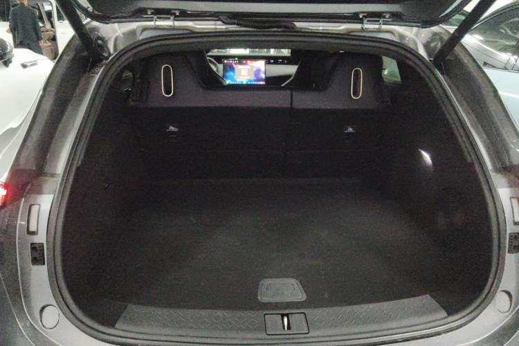 Used Avatr 07 2024 Max Extended-Range Edition Trunk