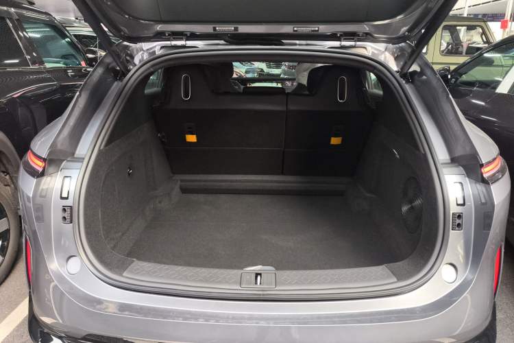 Used Avatr 07 2024 Max Pure Electric Edition Trunk