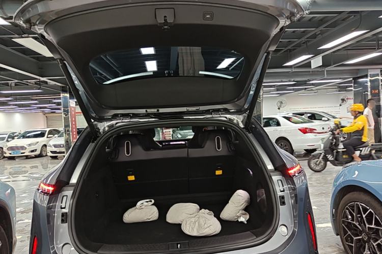 Used Avatr 07 2024 Max Pure Electric Edition Trunk