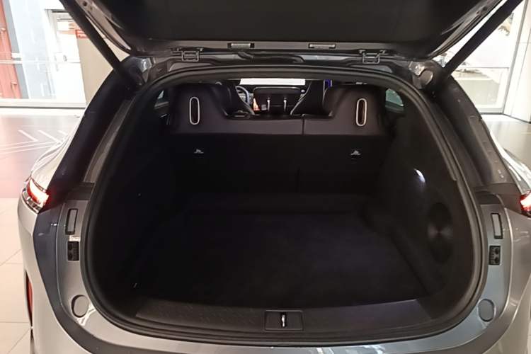 Used Avatr 07 2024 Max Extended-Range Edition Trunk