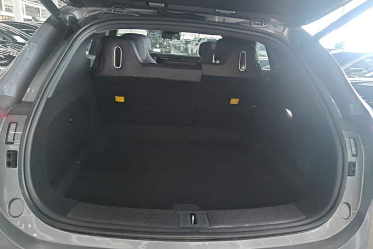 Used Avatr 07 2024 Max Extended-Range Edition Trunk