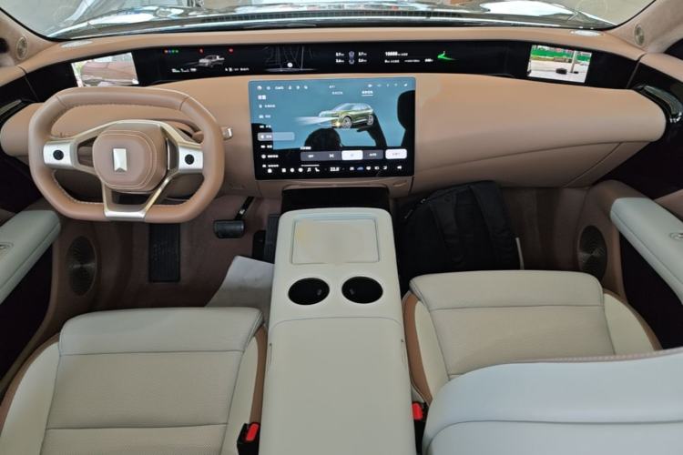 Used Avatr 07 2024 Ultra All-Electric Four-Wheel Drive Center Console