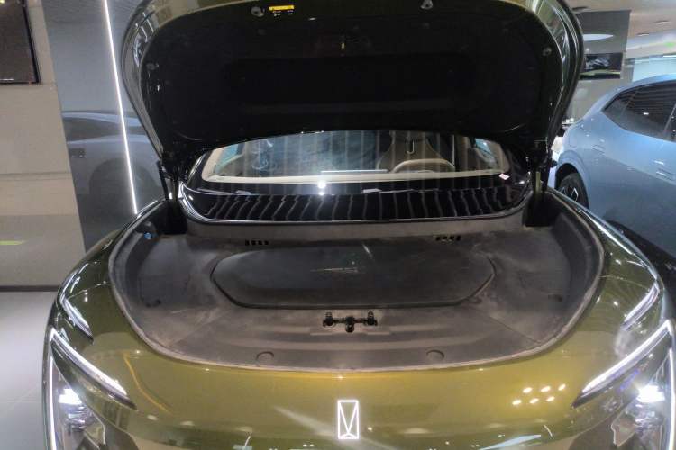 Used Avatr 07 2024 Ultra Range-Extended Four-Wheel Drive Engine Bay