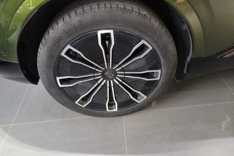 Used Avatr 07 2024 Ultra Range-Extended Four-Wheel Drive Exterior 5