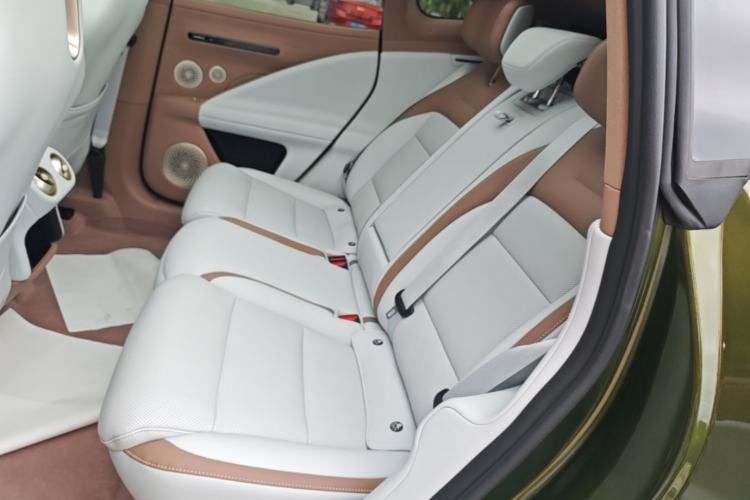 Used Avatr 07 2024 Ultra All-Electric Four-Wheel Drive Left Rear Seat