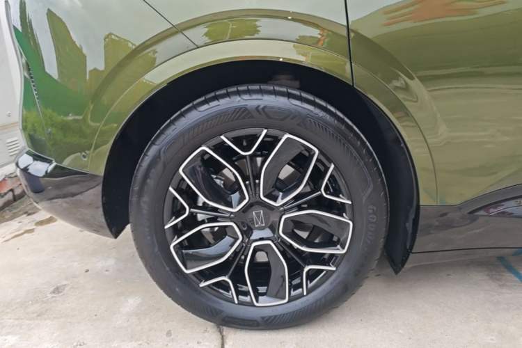 Used Avatr 07 2024 Ultra All-Electric Four-Wheel Drive Right Rear Wheel Hub