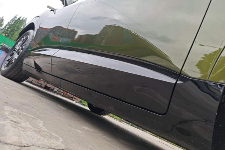 Used Avatr 07 2024 Ultra All-Electric Four-Wheel Drive Right Side Sill