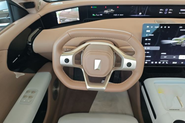 Used Avatr 07 2024 Ultra All-Electric Four-Wheel Drive Steering Wheel