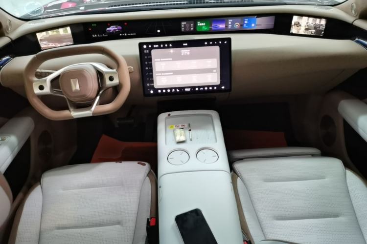 Used Avatr 07 2024 Ultra Range-Extended Four-Wheel Drive Center Console