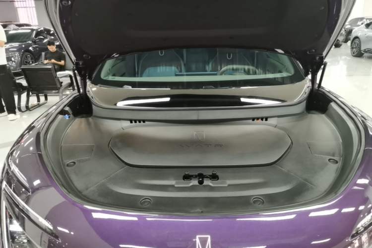 Used Avatr 07 2024 Ultra Range-Extended Four-Wheel Drive Engine Bay