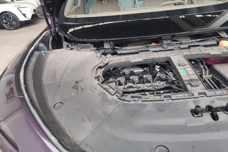 Used Avatr 07 2024 Max Extended-Range Edition Engine Bay Right