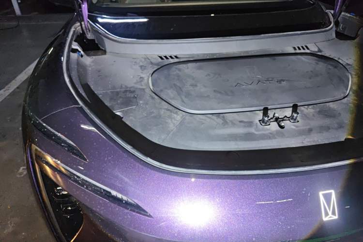 Used Avatr 07 2024 Max Extended-Range Edition Engine Bay Right