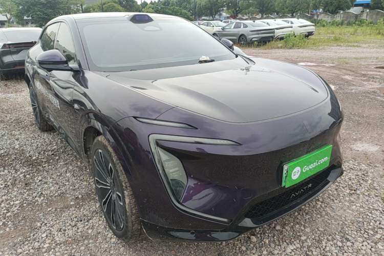 Used Avatr 07 2024 Max Extended-Range Edition Front Right 45 Deg