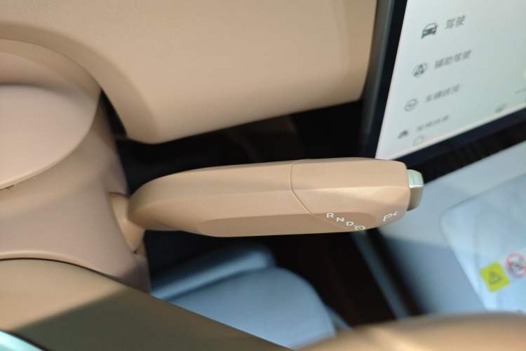 Used Avatr 07 2024 Max Extended-Range Edition Gear Lever