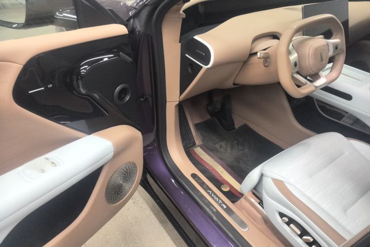 Used Avatr 07 2024 Max Extended-Range Edition Interior 2