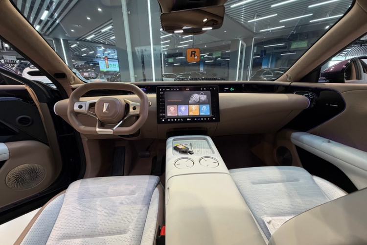 Used Avatr 07 2024 Max Extended-Range Edition Interior 2