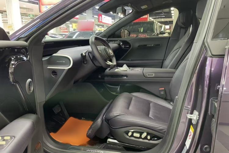 Used Avatr 07 2024 Max Extended-Range Edition Interior 5